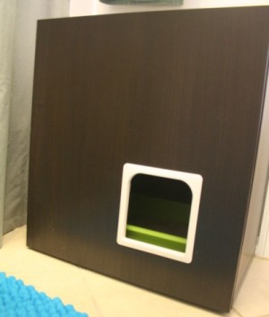 Box with cat door