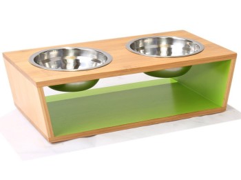 Chelsea raised pet feeder