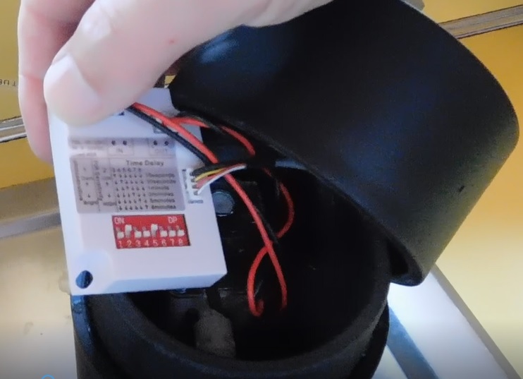 Panel inside Aquapurr to adjust delay time