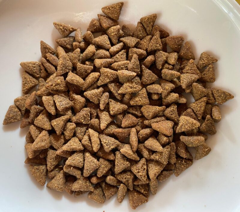 Acana Indoor Entrée triangular kibble